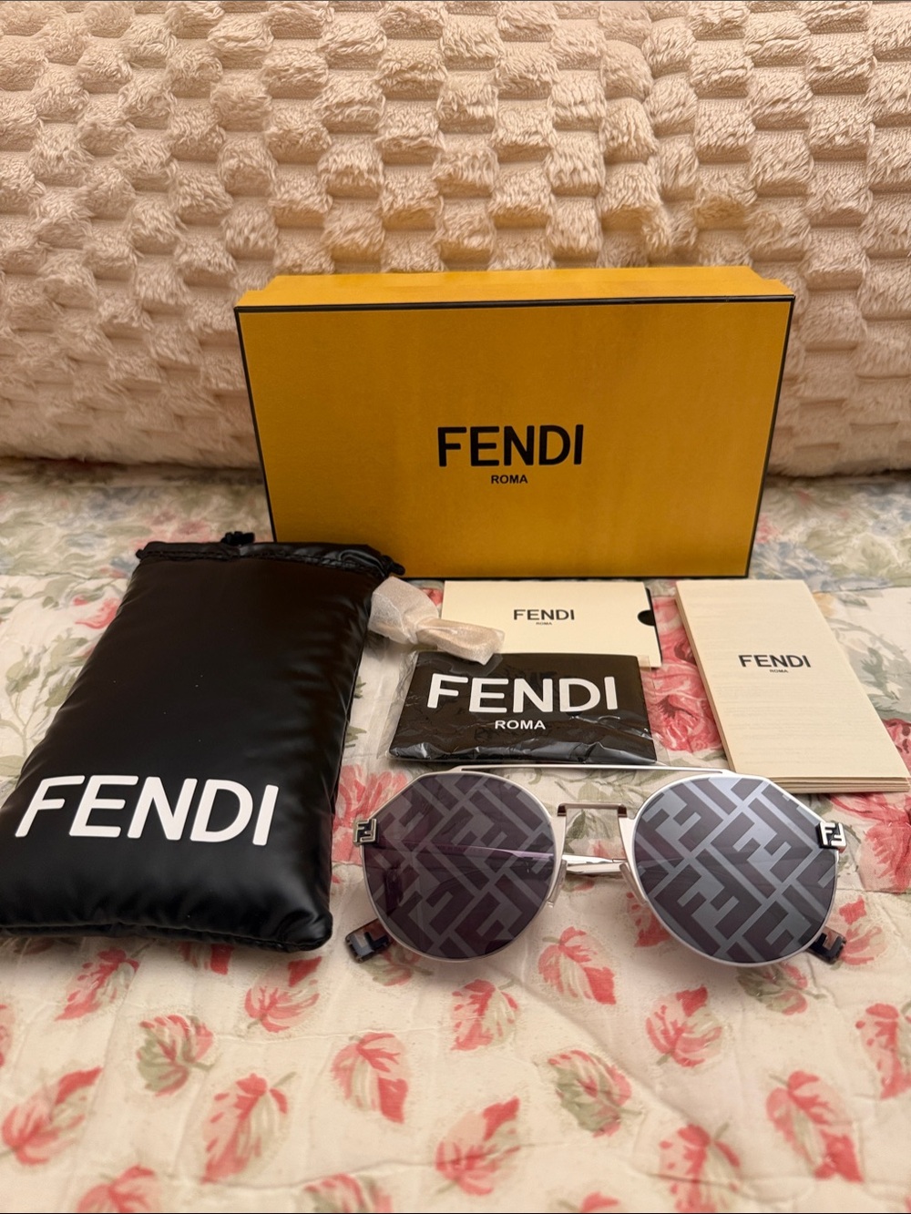 NEW Fendi FE40060U Silver Round Mirror Sunglasses